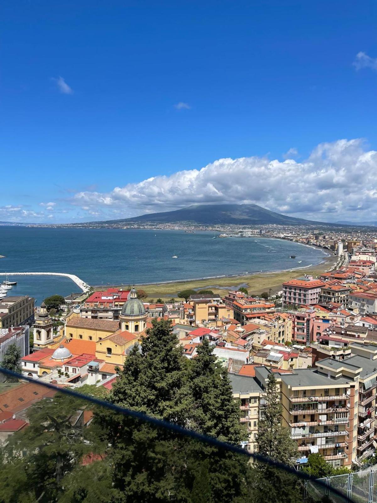 Central Apartment Castellammare di Stabia Exterior foto